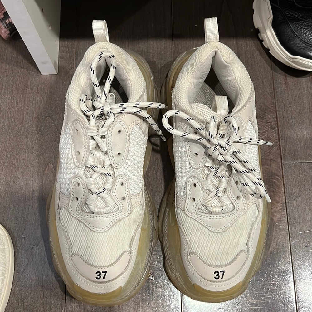 BALENCIAGA TRIPLE S SNEAKERS SIZE 7 US